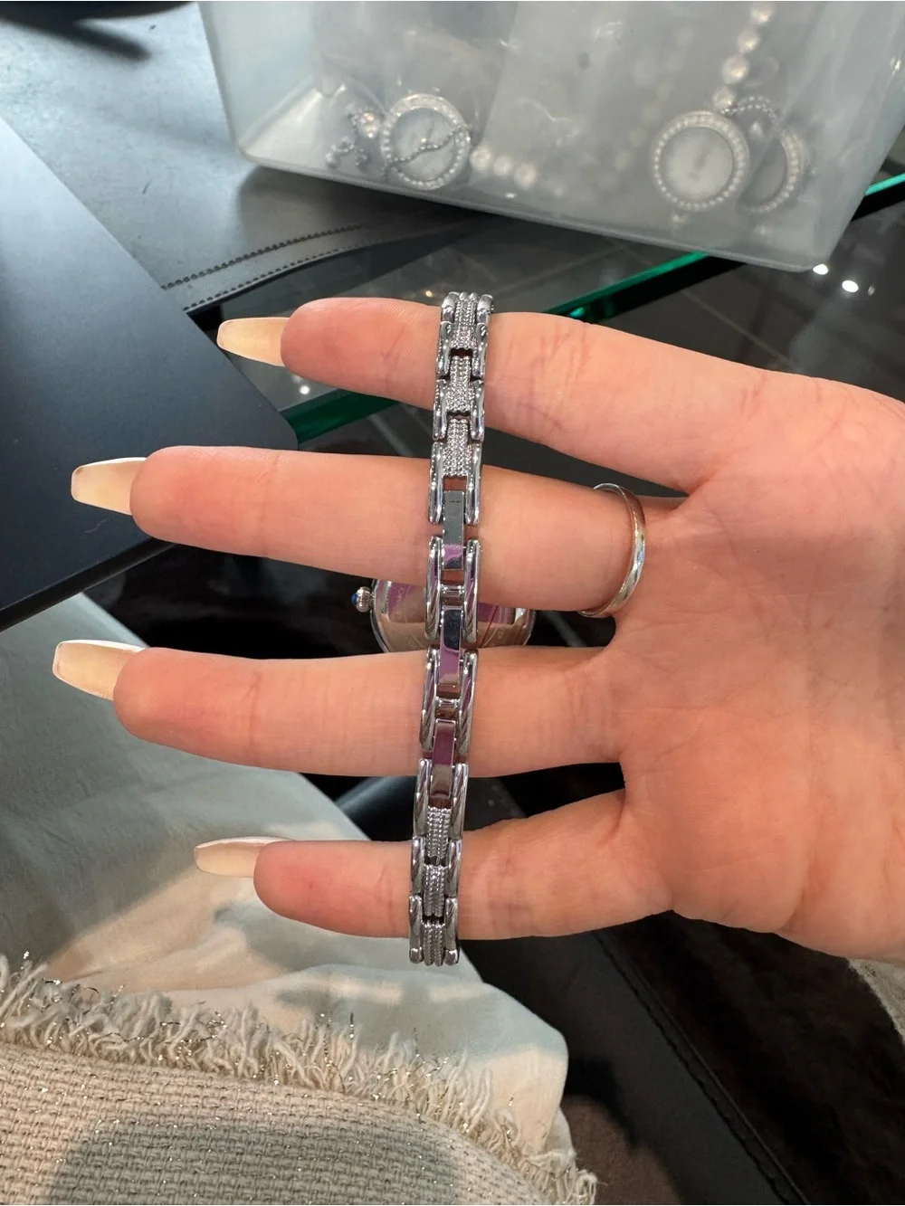 Dominique add touch